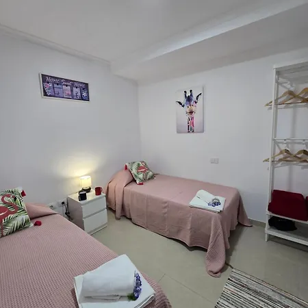 Strelitzia House Apartment *